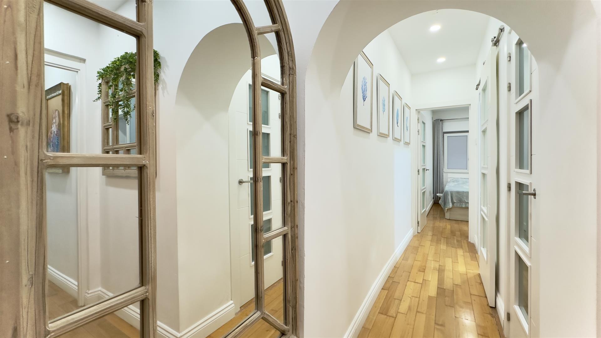 Image of Apartment - 2 Bedrooms - 1 Bathrooms for Sale in South District-Gibraltar, Image 7